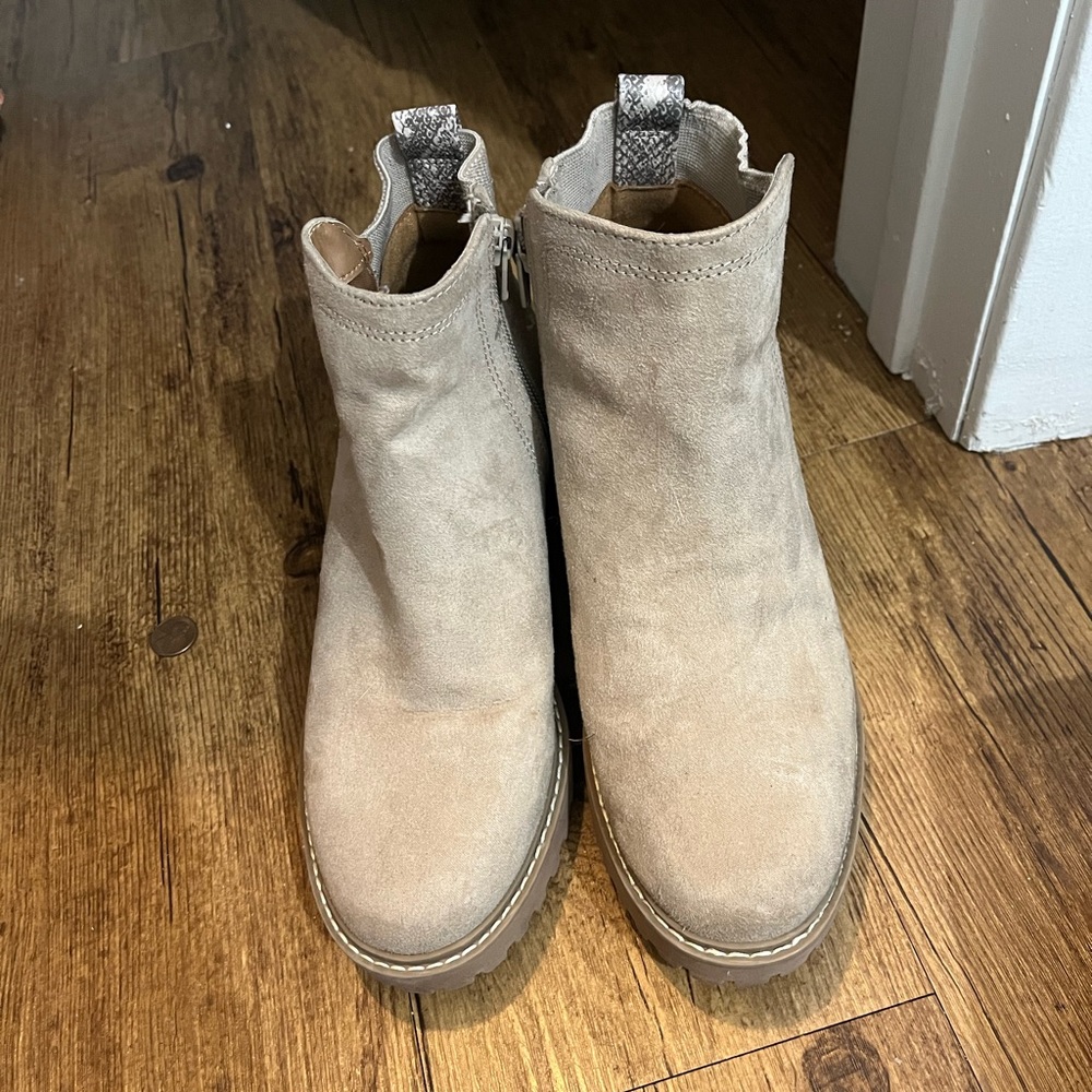 Universal Thread Booties